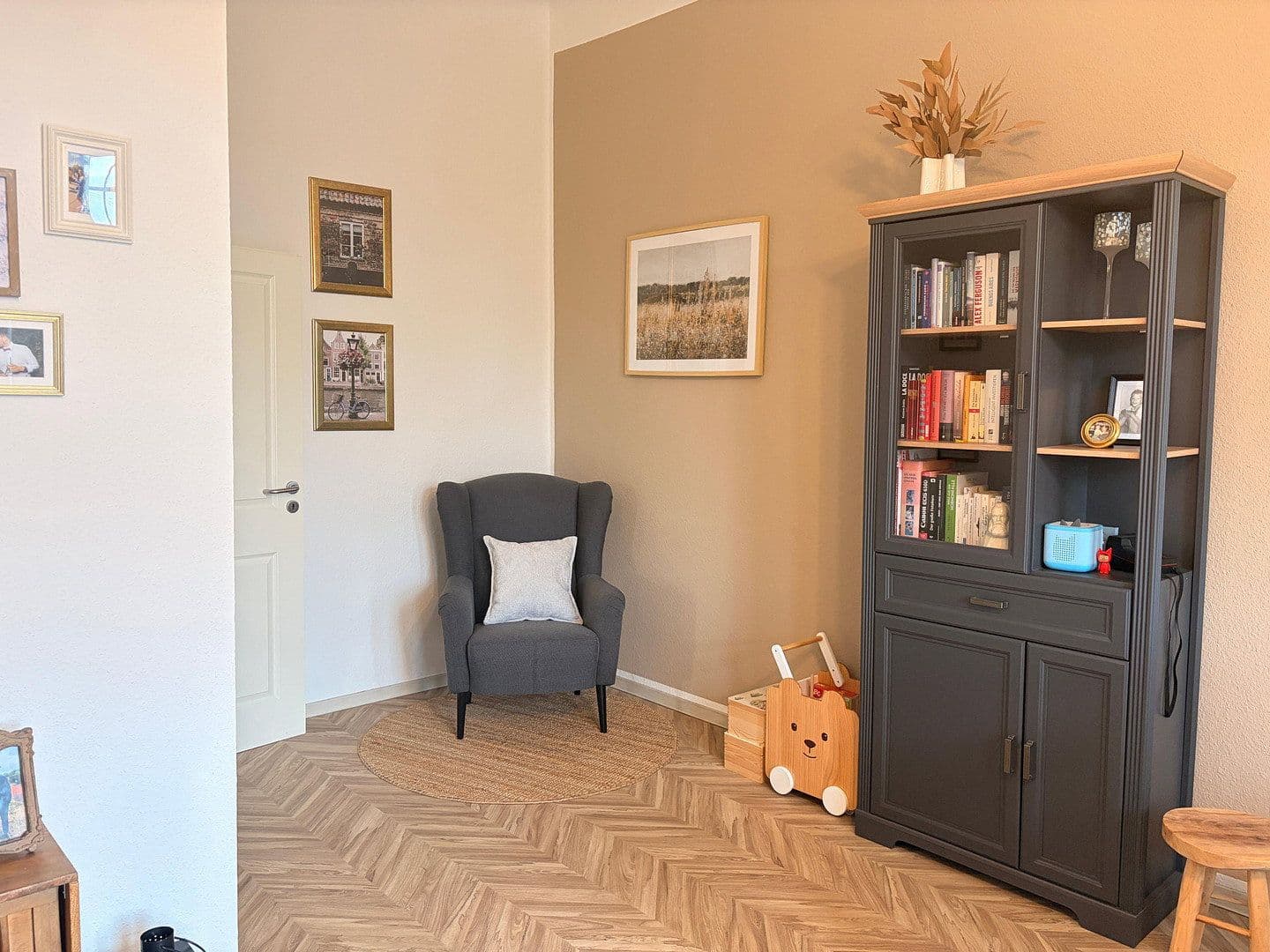 Pronájem bytu 4+1 120 m², Markgrafenstrasse 4, Magdeburg, Sasko-Anhaltsko Pronájem bytu 4+1 120 m², Markgrafenstrasse 4, Magdeburg, Sasko-Anhaltsko