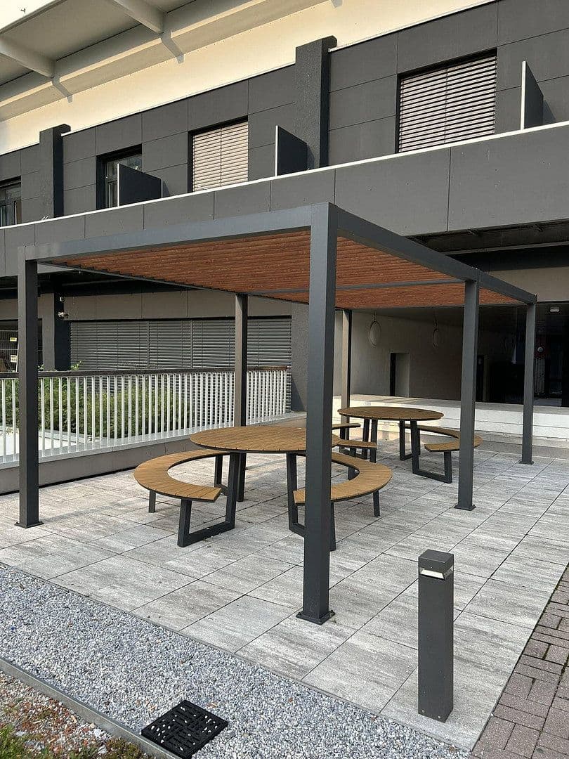 Pronájem bytu 1+1 27 m², Leopoldstr. 202, München, Bavorsko Pronájem bytu 1+1 27 m², Leopoldstr. 202, München, Bavorsko