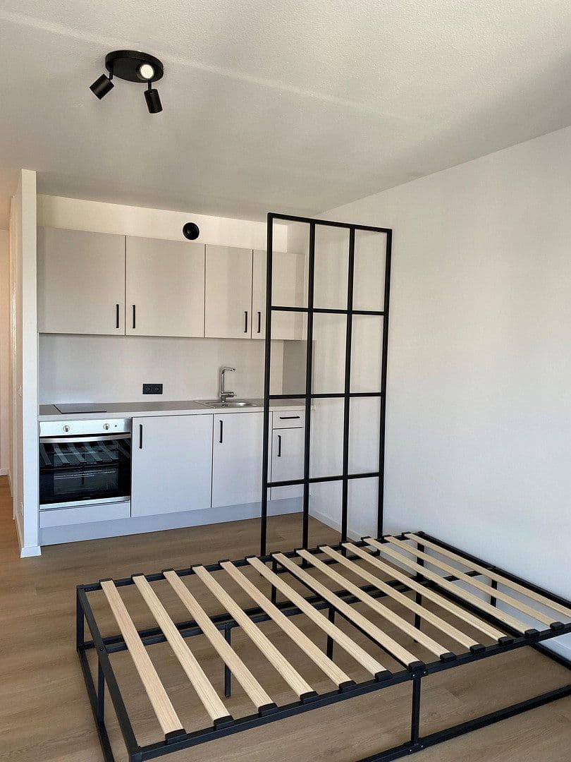 Pronájem bytu 1+1 27 m², Leopoldstr. 202, München, Bavorsko Pronájem bytu 1+1 27 m², Leopoldstr. 202, München, Bavorsko