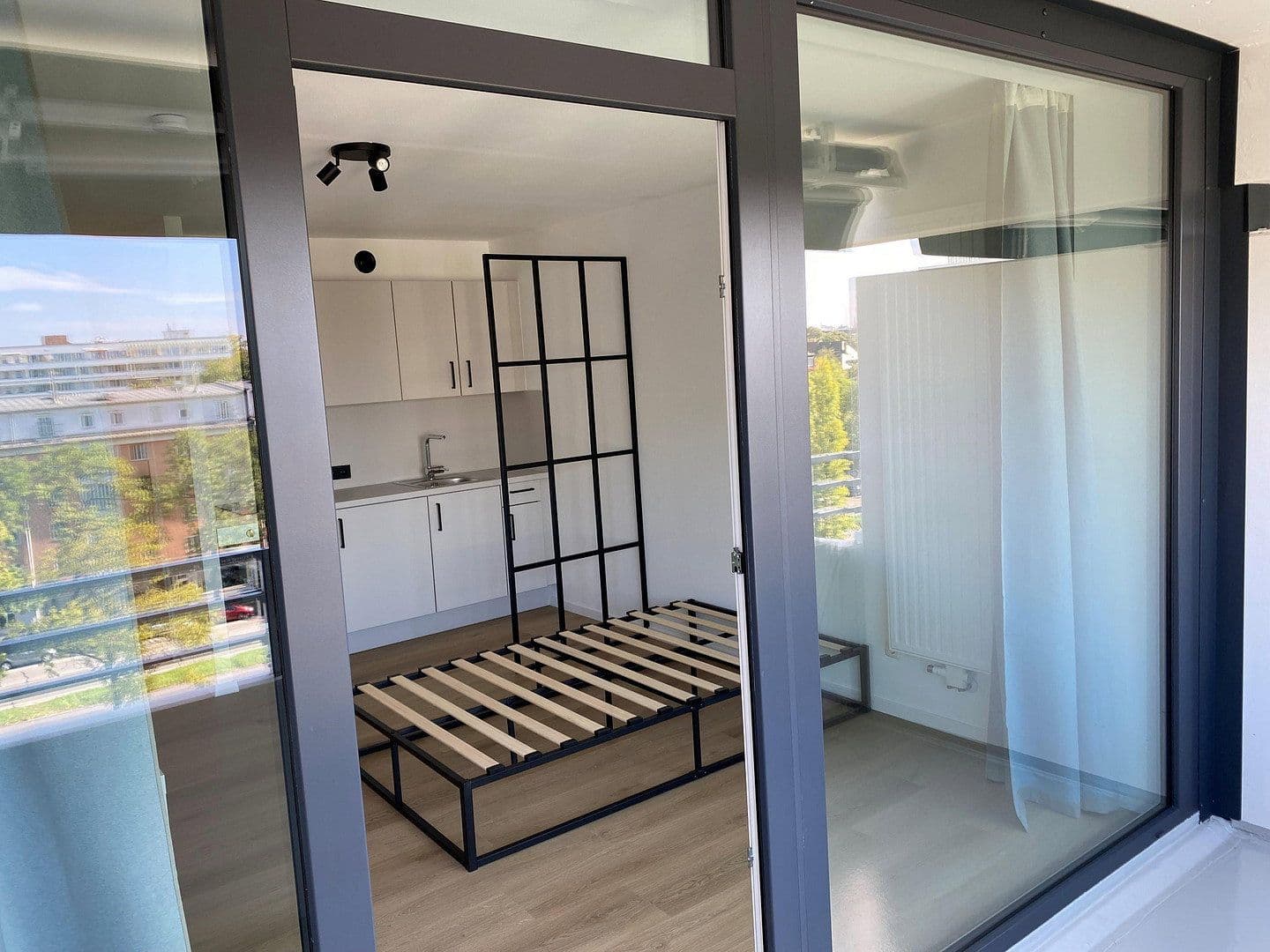 Pronájem bytu 1+1 27 m², Leopoldstr. 202, München, Bavorsko Pronájem bytu 1+1 27 m², Leopoldstr. 202, München, Bavorsko