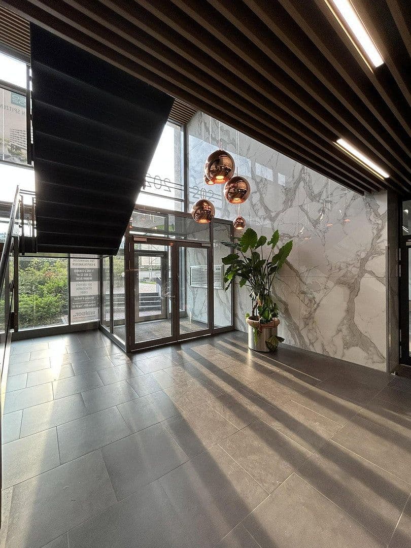 Pronájem bytu 1+1 27 m², Leopoldstr. 202, München, Bavorsko Pronájem bytu 1+1 27 m², Leopoldstr. 202, München, Bavorsko
