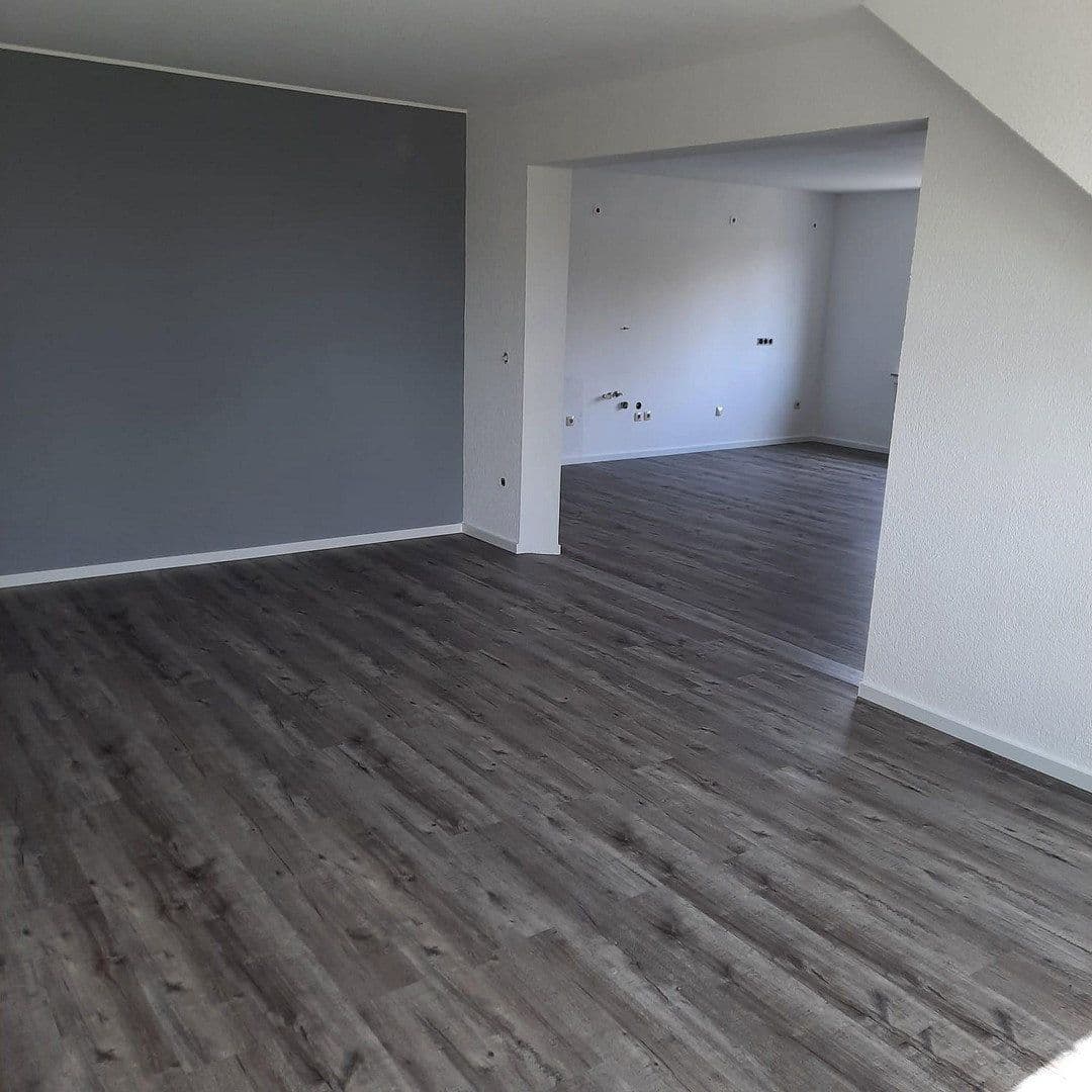 Prodej bytu 3+1 93 m², Eickenstraße 37, Duisburg, Severní Porýní-Vestfálsko Prodej bytu 3+1 93 m², Eickenstraße 37, Duisburg, Severní Porýní-Vestfálsko