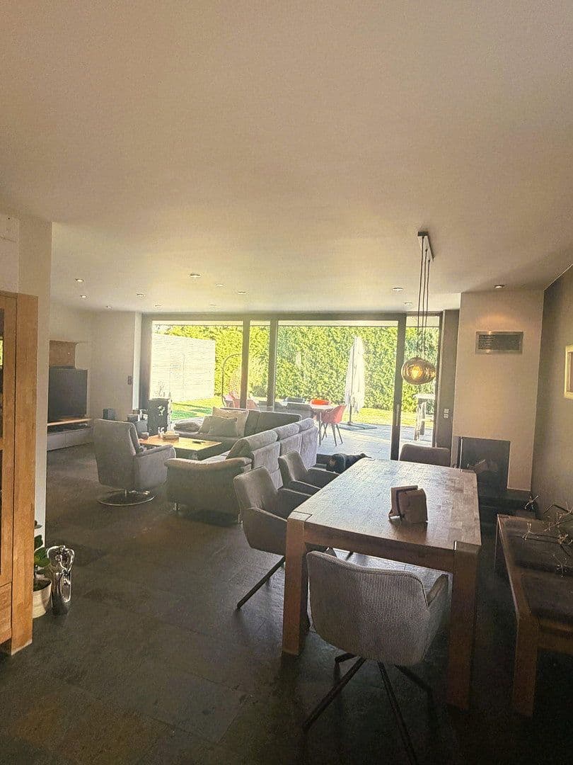 Prodej domu 220 m², pozemek 757 m², Osburg, Porýní-Falc Prodej domu 220 m², pozemek 757 m², Osburg, Porýní-Falc