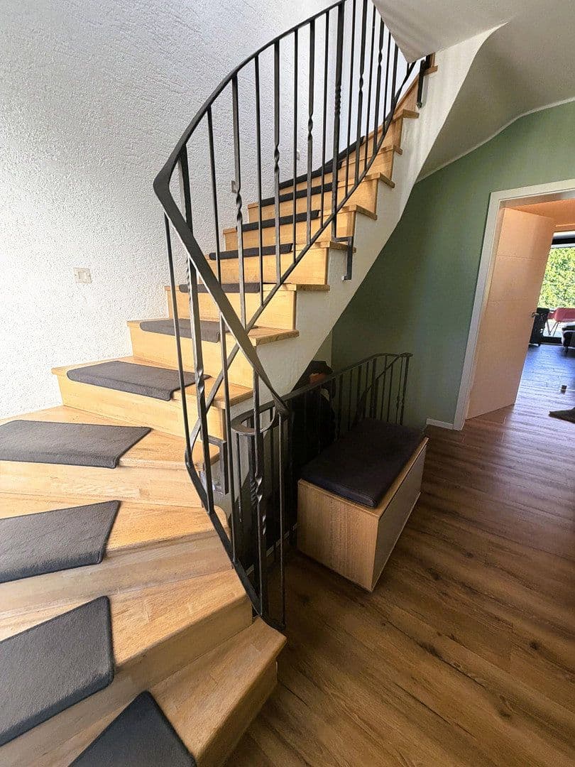 Prodej domu 220 m², pozemek 757 m², Osburg, Porýní-Falc Prodej domu 220 m², pozemek 757 m², Osburg, Porýní-Falc