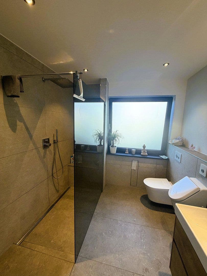 Prodej domu 220 m², pozemek 757 m², Osburg, Porýní-Falc Prodej domu 220 m², pozemek 757 m², Osburg, Porýní-Falc