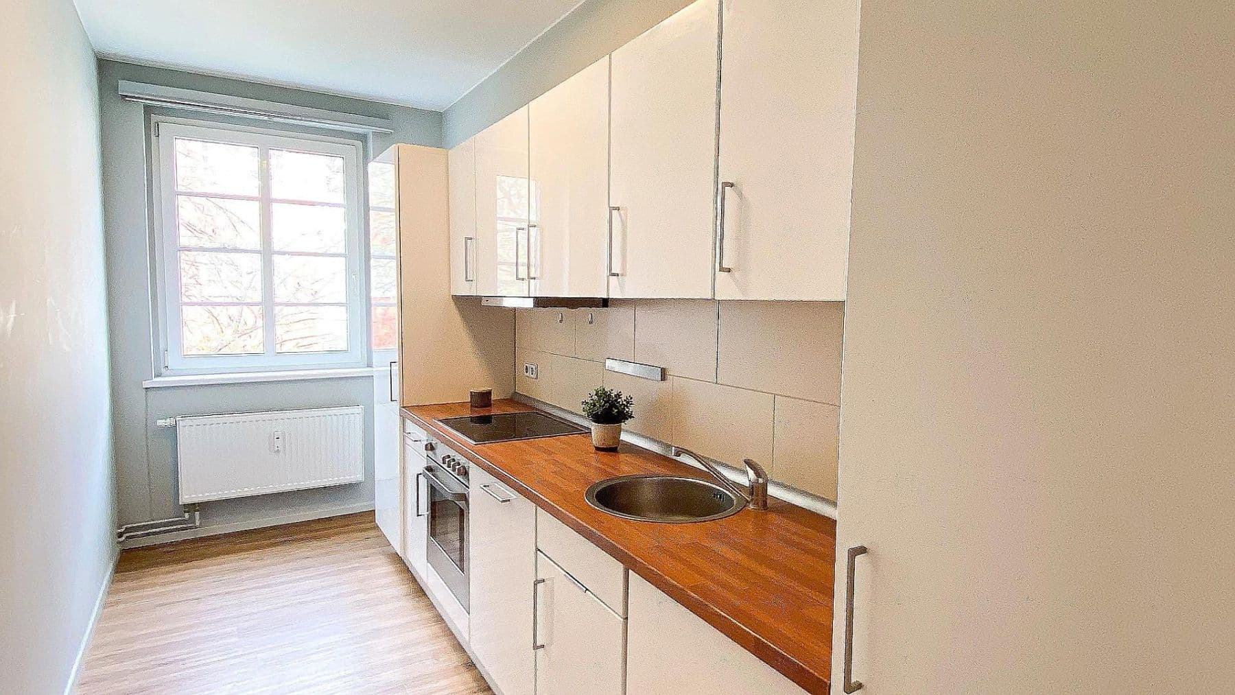 Pronájem bytu 2+1 54 m², Berlin, Berlín Pronájem bytu 2+1 54 m², Berlin, Berlín