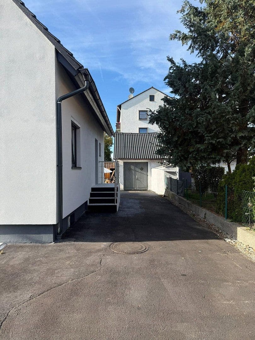 Prodej domu 120 m², pozemek 527 m², Dr. Rau Str. 27, Leipheim, Bavorsko Prodej domu 120 m², pozemek 527 m², Dr. Rau Str. 27, Leipheim, Bavorsko