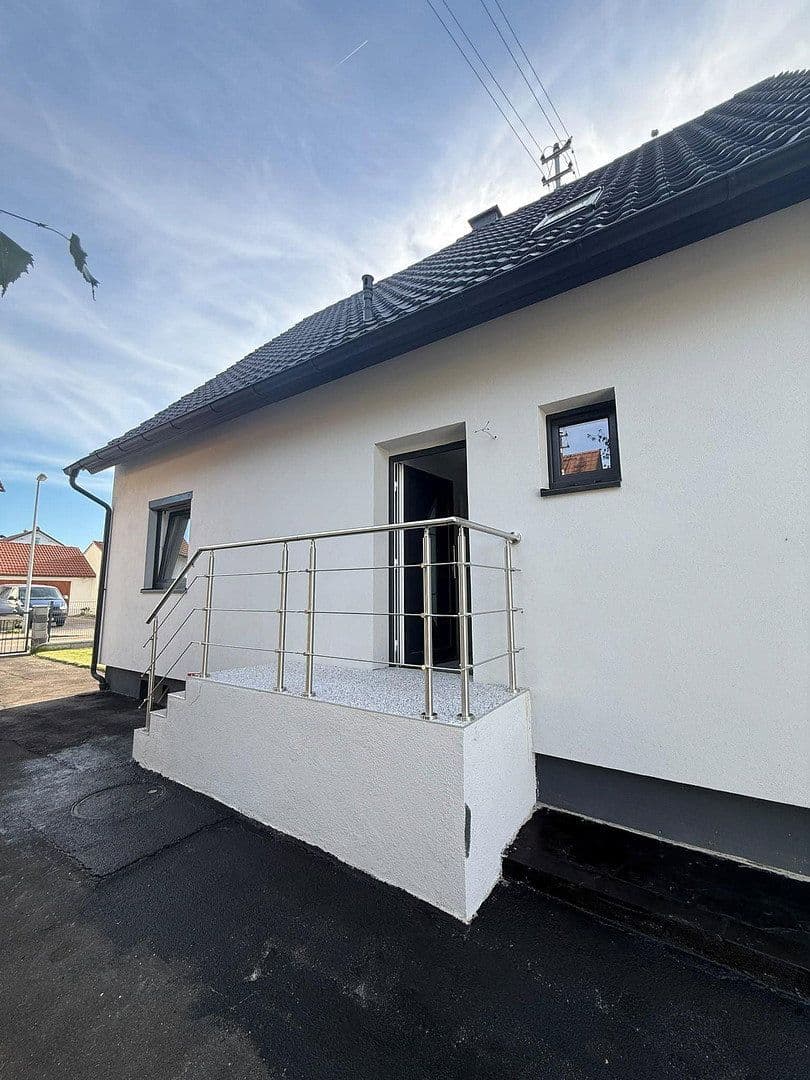 Prodej domu 120 m², pozemek 527 m², Dr. Rau Str. 27, Leipheim, Bavorsko Prodej domu 120 m², pozemek 527 m², Dr. Rau Str. 27, Leipheim, Bavorsko