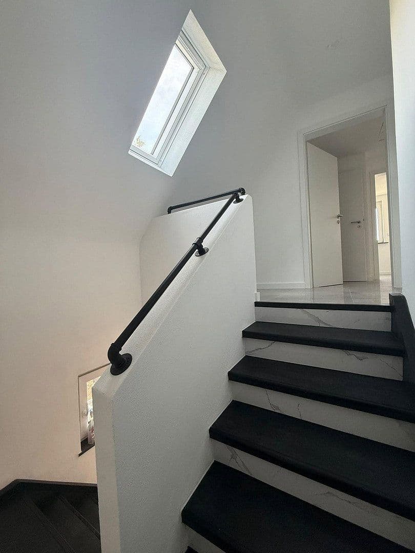 Prodej domu 120 m², pozemek 527 m², Dr. Rau Str. 27, Leipheim, Bavorsko Prodej domu 120 m², pozemek 527 m², Dr. Rau Str. 27, Leipheim, Bavorsko