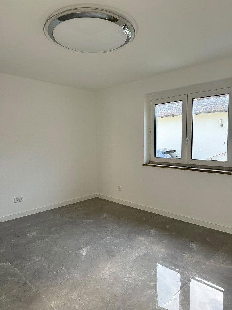 Prodej domu 120 m², pozemek 527 m², Dr. Rau Str. 27, Leipheim, Bavorsko Prodej domu 120 m², pozemek 527 m², Dr. Rau Str. 27, Leipheim, Bavorsko
