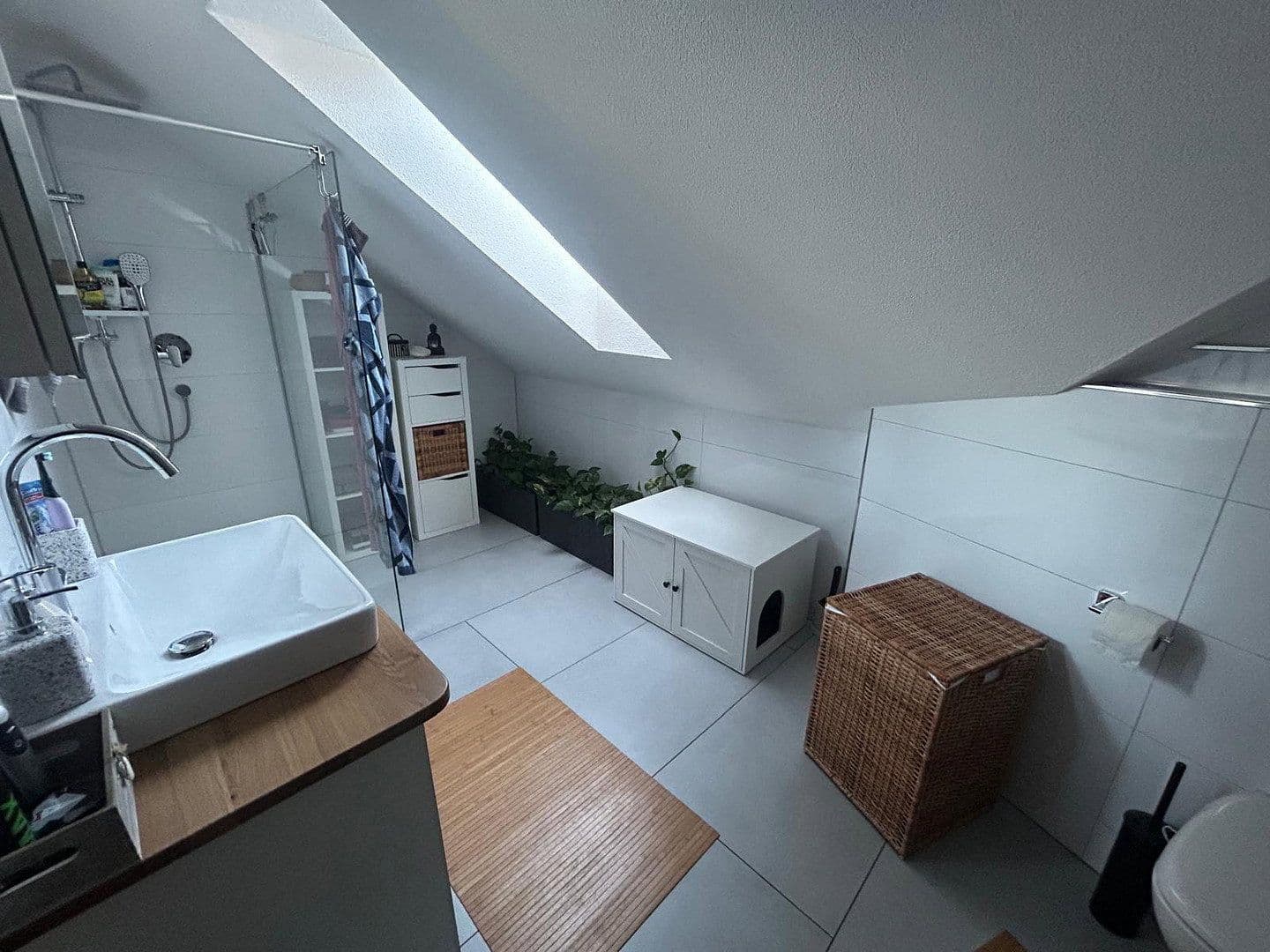 Pronájem bytu 3+1 92 m², Schwarzwaldstrasse 11, Straubenhardt, Bádensko-Württembersko Pronájem bytu 3+1 92 m², Schwarzwaldstrasse 11, Straubenhardt, Bádensko-Württembersko