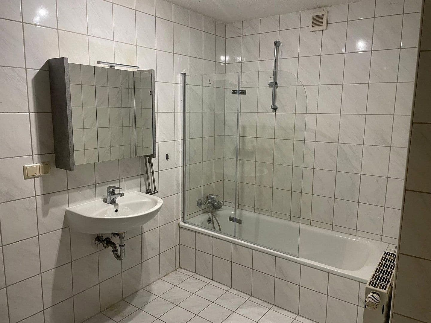 Pronájem bytu 1+1 48 m², Grünstadter Straße 23, Enkenbach-Alsenborn, Porýní-Falc Pronájem bytu 1+1 48 m², Grünstadter Straße 23, Enkenbach-Alsenborn, Porýní-Falc