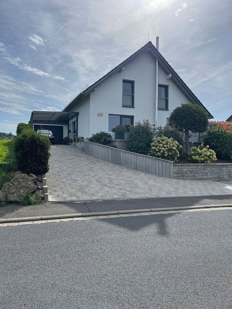 Prodej domu 145 m², pozemek 551 m², Schotten, Hessen Prodej domu 145 m², pozemek 551 m², Schotten, Hessen