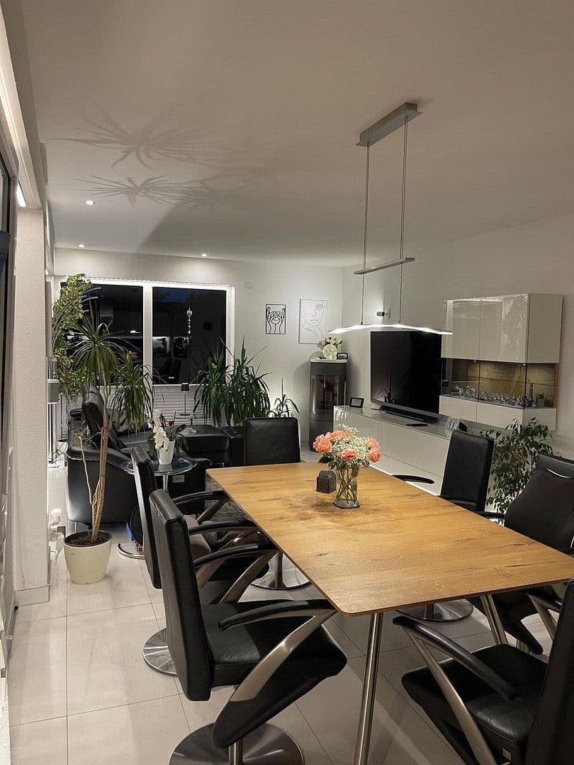 Prodej domu 145 m², pozemek 551 m², Schotten, Hessen Prodej domu 145 m², pozemek 551 m², Schotten, Hessen