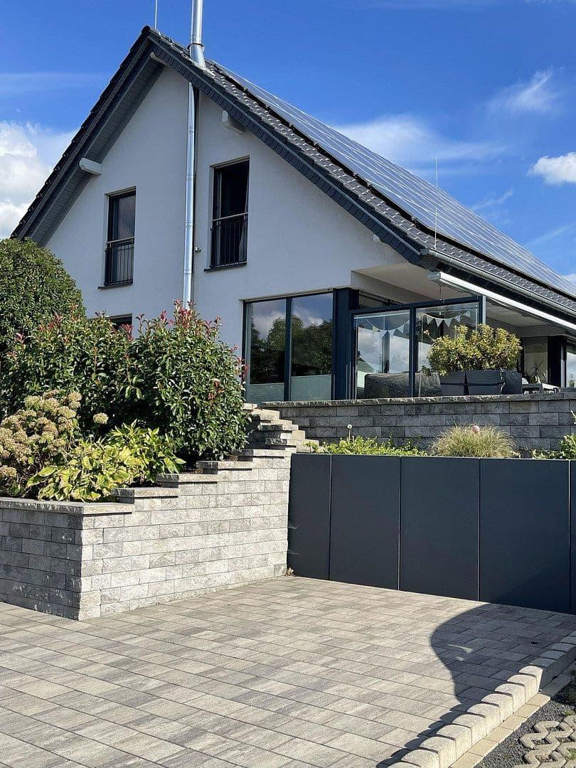 Prodej domu 145 m², pozemek 551 m², Schotten, Hessen Prodej domu 145 m², pozemek 551 m², Schotten, Hessen