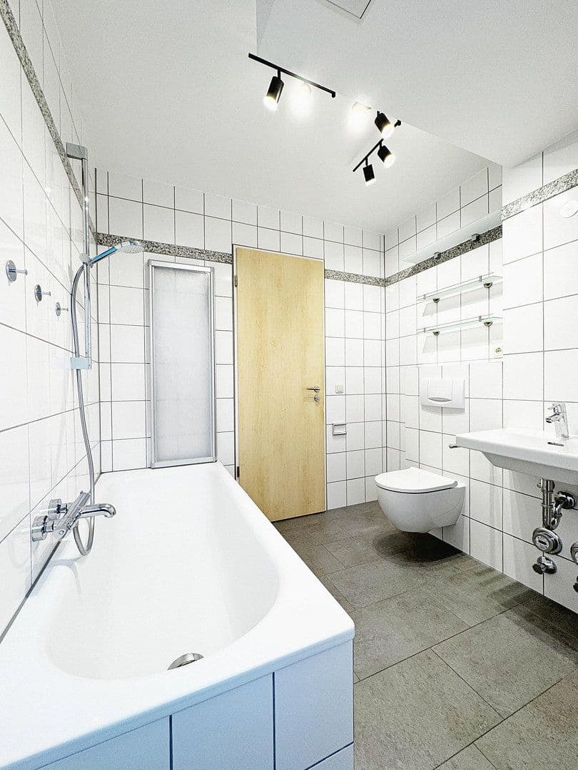 Pronájem bytu 3+1 88 m², Landsham bei Kirchheim, Bavorsko Pronájem bytu 3+1 88 m², Landsham bei Kirchheim, Bavorsko