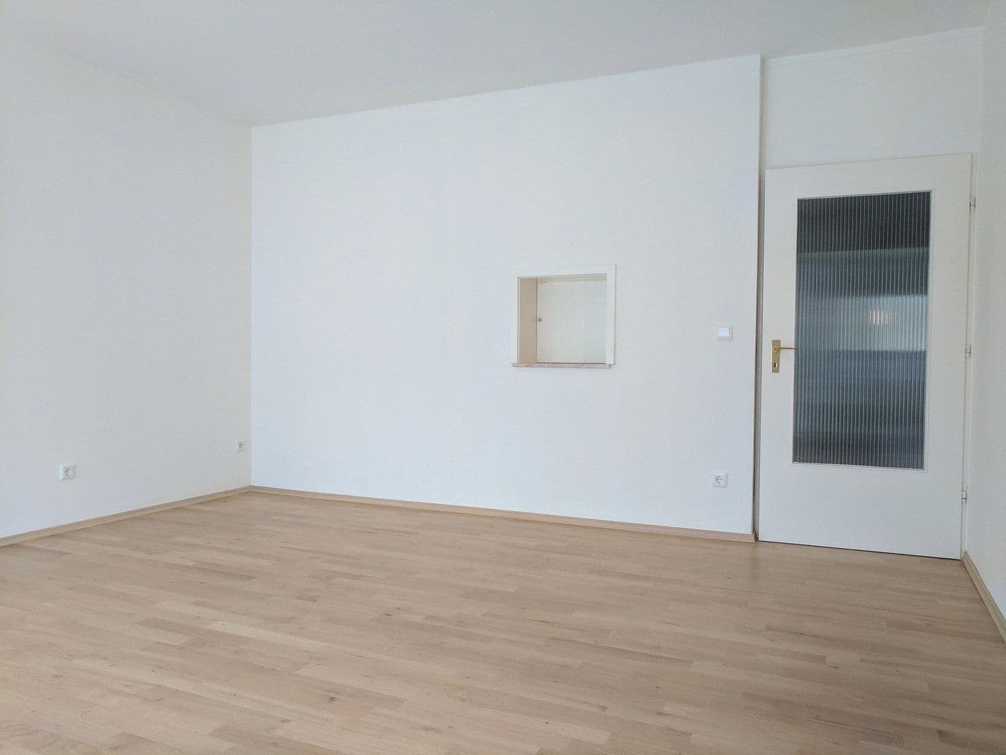 Pronájem bytu 4+1 127 m², Offenbach, Hessen Pronájem bytu 4+1 127 m², Offenbach, Hessen
