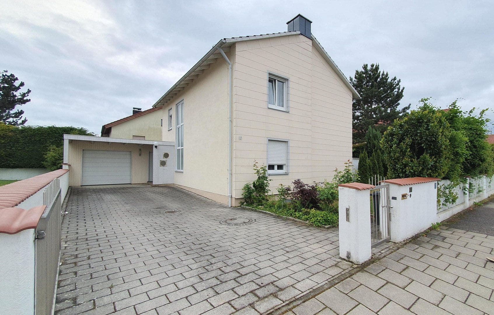 Prodej domu 121 m², pozemek 643 m², Mühldorf, Bavorsko Prodej domu 121 m², pozemek 643 m², Mühldorf, Bavorsko