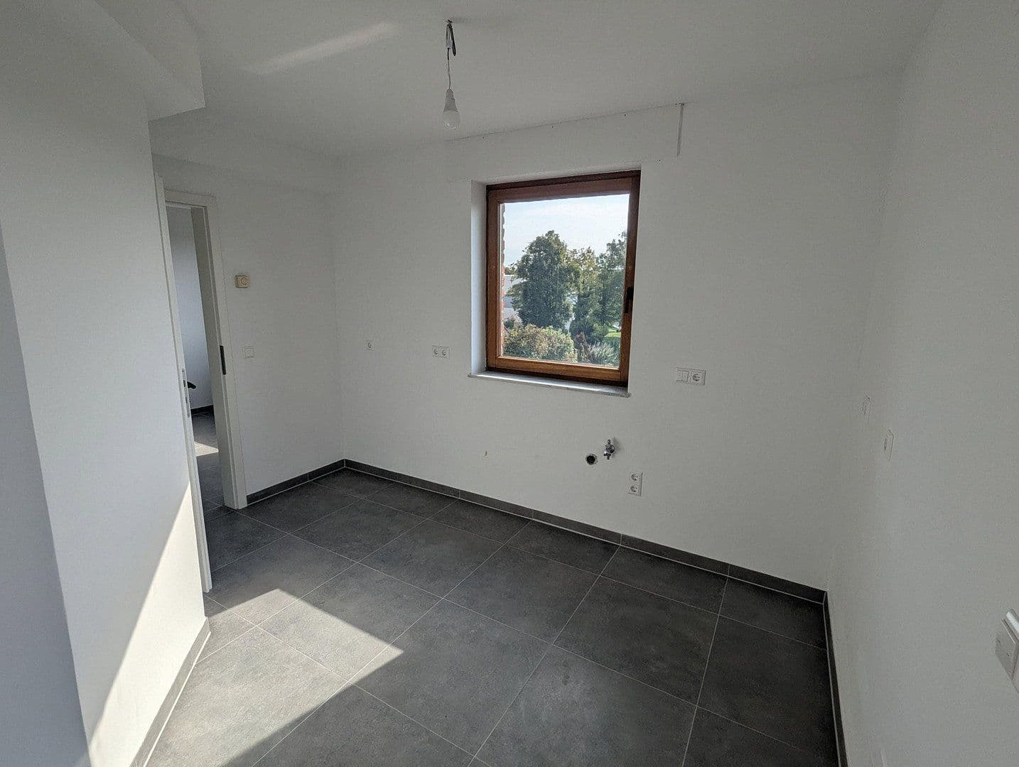 Pronájem bytu 3+1 90 m², Eschweiler, Severní Porýní-Vestfálsko Pronájem bytu 3+1 90 m², Eschweiler, Severní Porýní-Vestfálsko