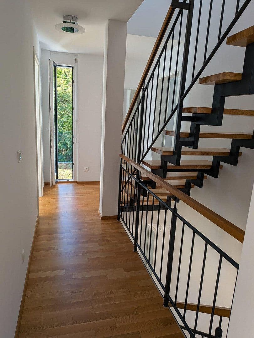 Prodej domu 134 m², pozemek 188 m², Burgthann, Bavorsko Prodej domu 134 m², pozemek 188 m², Burgthann, Bavorsko
