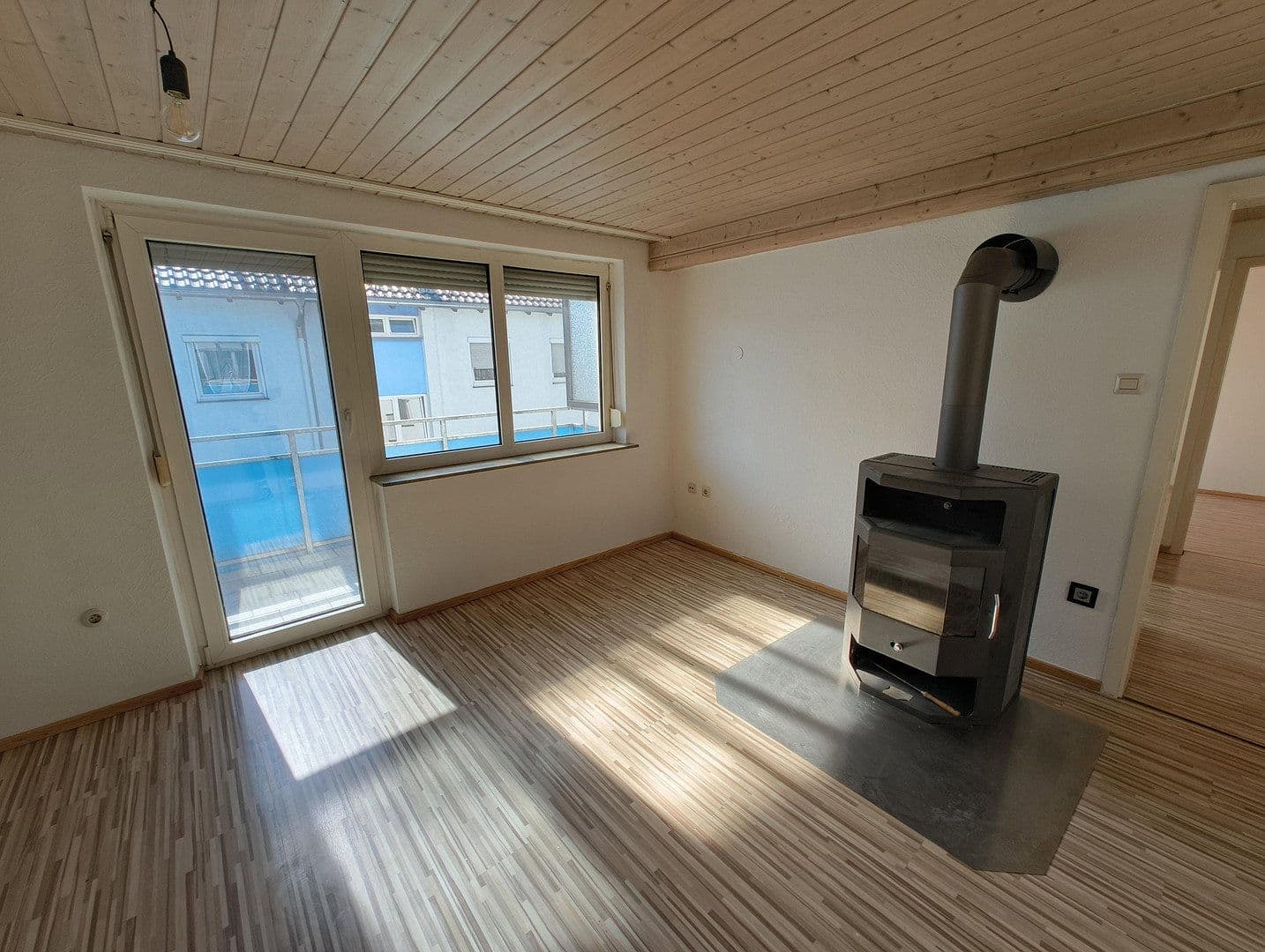 Prodej bytu 3+1 55 m², Niederhofenstraße 56, Leonberg, Bádensko-Württembersko Prodej bytu 3+1 55 m², Niederhofenstraße 56, Leonberg, Bádensko-Württembersko
