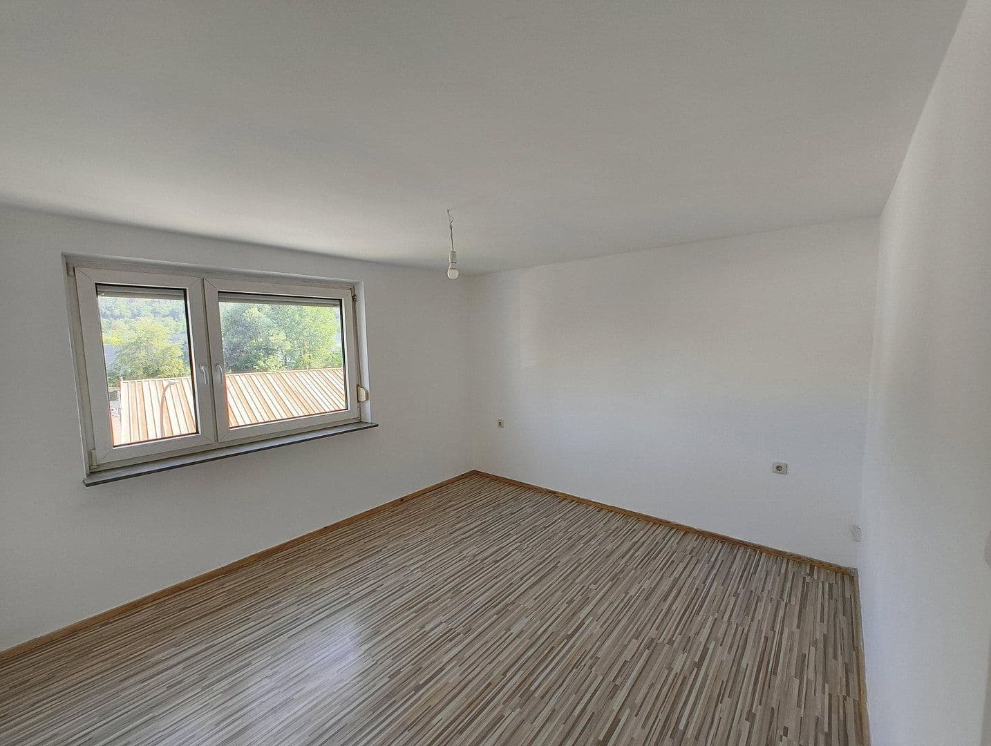 Prodej bytu 3+1 55 m², Niederhofenstraße 56, Leonberg, Bádensko-Württembersko Prodej bytu 3+1 55 m², Niederhofenstraße 56, Leonberg, Bádensko-Württembersko