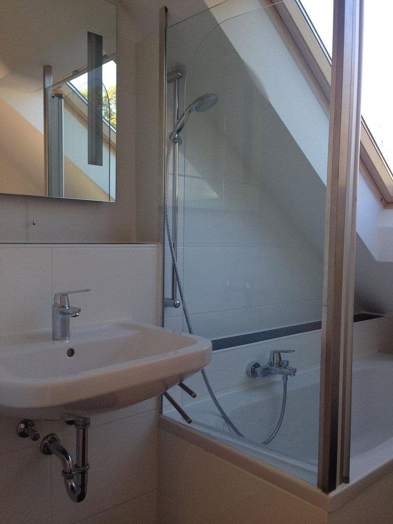Pronájem bytu 3+1 80 m², Markgrafenstr. 24, München, Bavorsko Pronájem bytu 3+1 80 m², Markgrafenstr. 24, München, Bavorsko
