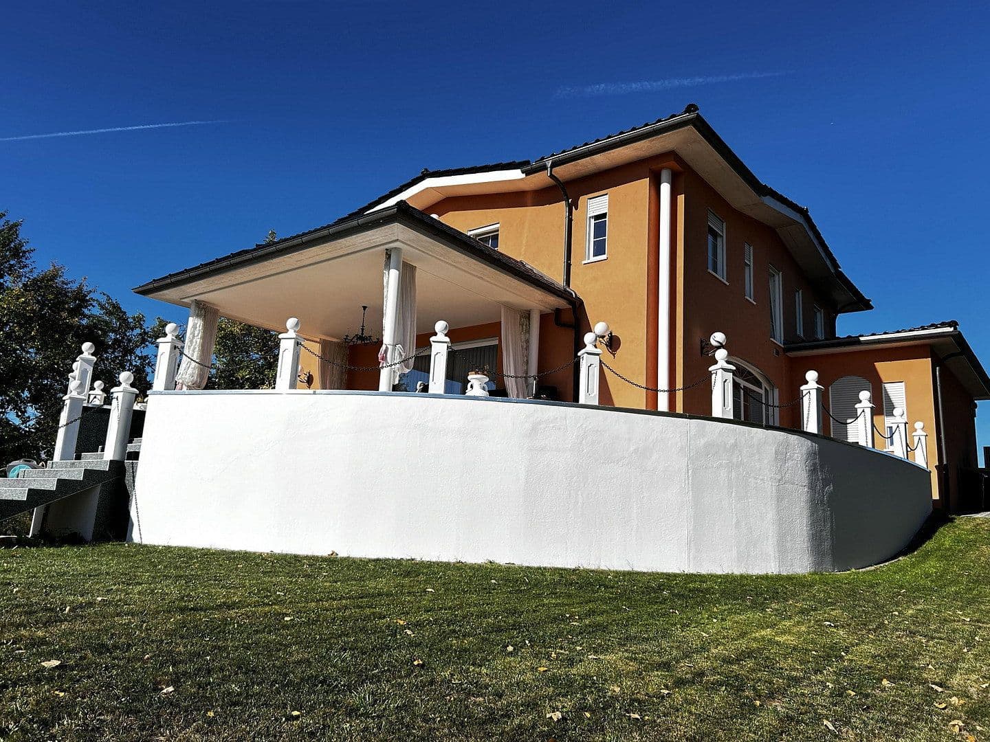 Prodej domu 270 m², pozemek 1.000 m², Trossingen, Bádensko-Württembersko Prodej domu 270 m², pozemek 1.000 m², Trossingen, Bádensko-Württembersko