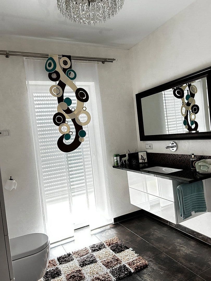 Prodej domu 270 m², pozemek 1.000 m², Trossingen, Bádensko-Württembersko Prodej domu 270 m², pozemek 1.000 m², Trossingen, Bádensko-Württembersko