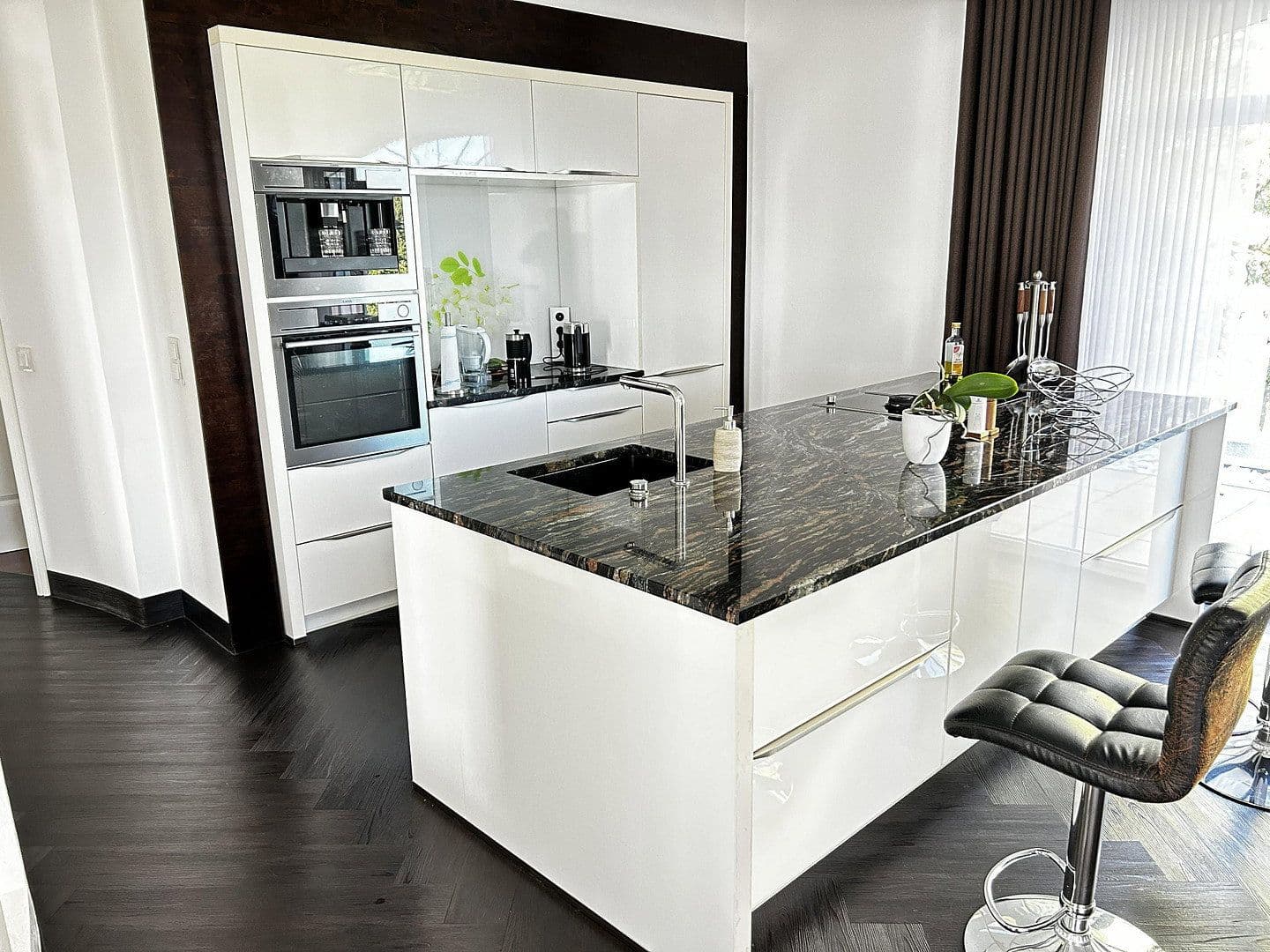 Prodej domu 270 m², pozemek 1.000 m², Trossingen, Bádensko-Württembersko Prodej domu 270 m², pozemek 1.000 m², Trossingen, Bádensko-Württembersko