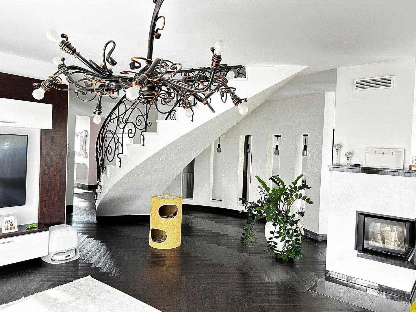Prodej domu 270 m², pozemek 1.000 m², Trossingen, Bádensko-Württembersko Prodej domu 270 m², pozemek 1.000 m², Trossingen, Bádensko-Württembersko