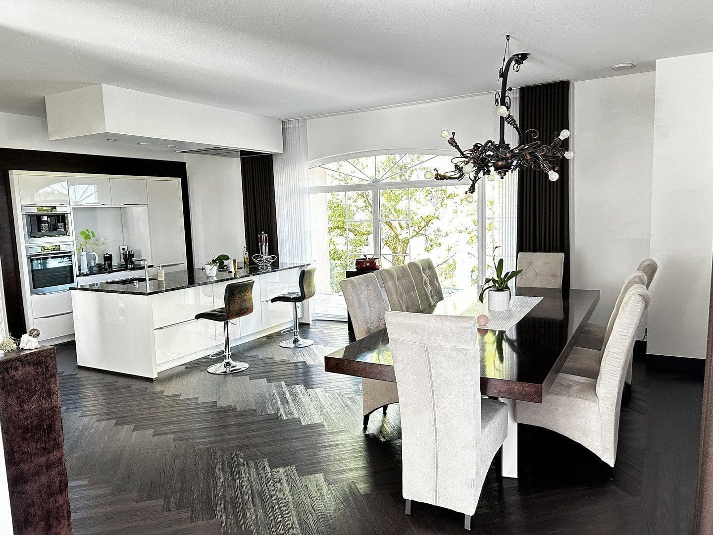 Prodej domu 270 m², pozemek 1.000 m², Trossingen, Bádensko-Württembersko Prodej domu 270 m², pozemek 1.000 m², Trossingen, Bádensko-Württembersko