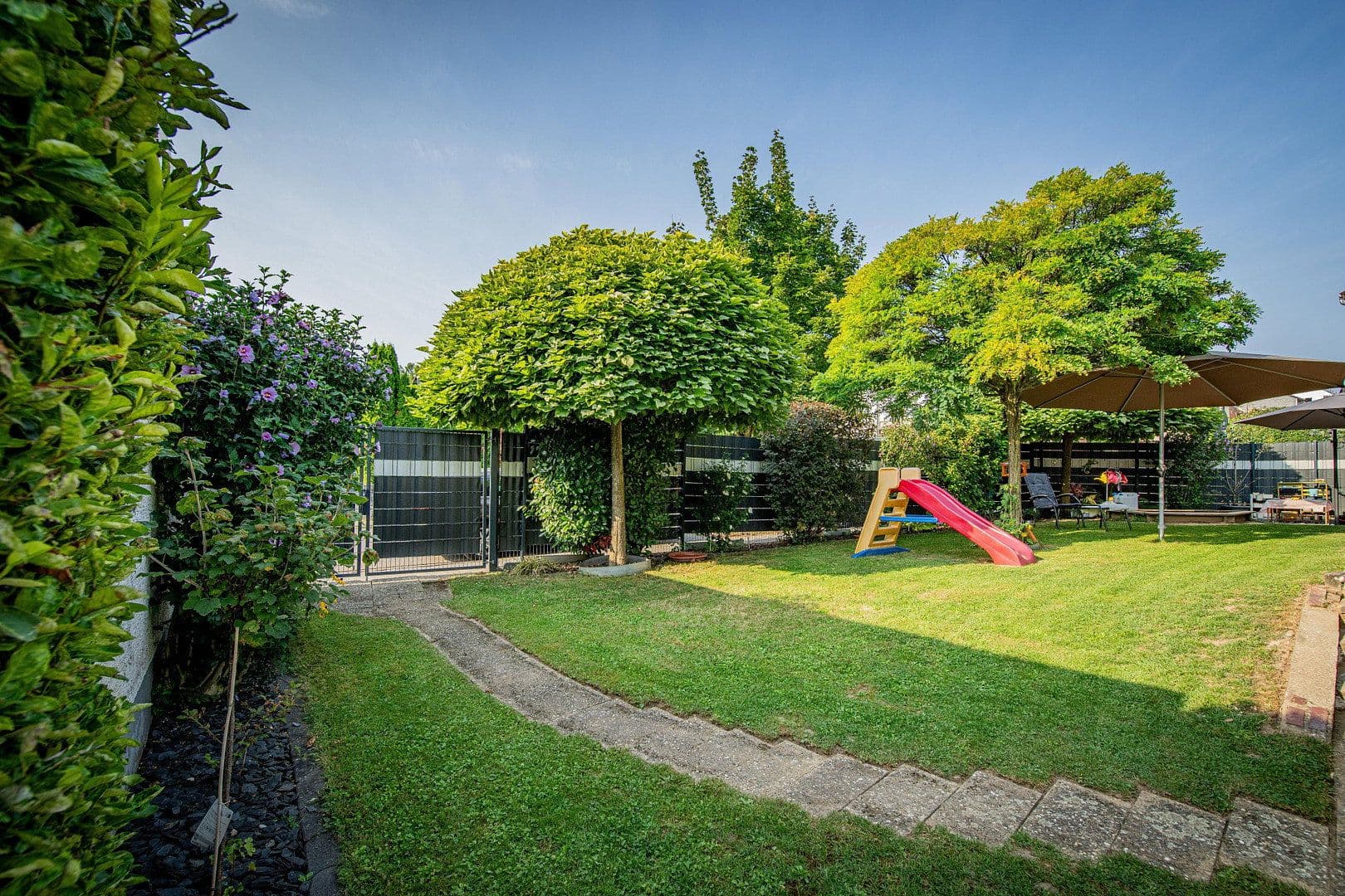 Prodej domu 144 m², pozemek 606 m², Reinheim, Hessen Prodej domu 144 m², pozemek 606 m², Reinheim, Hessen
