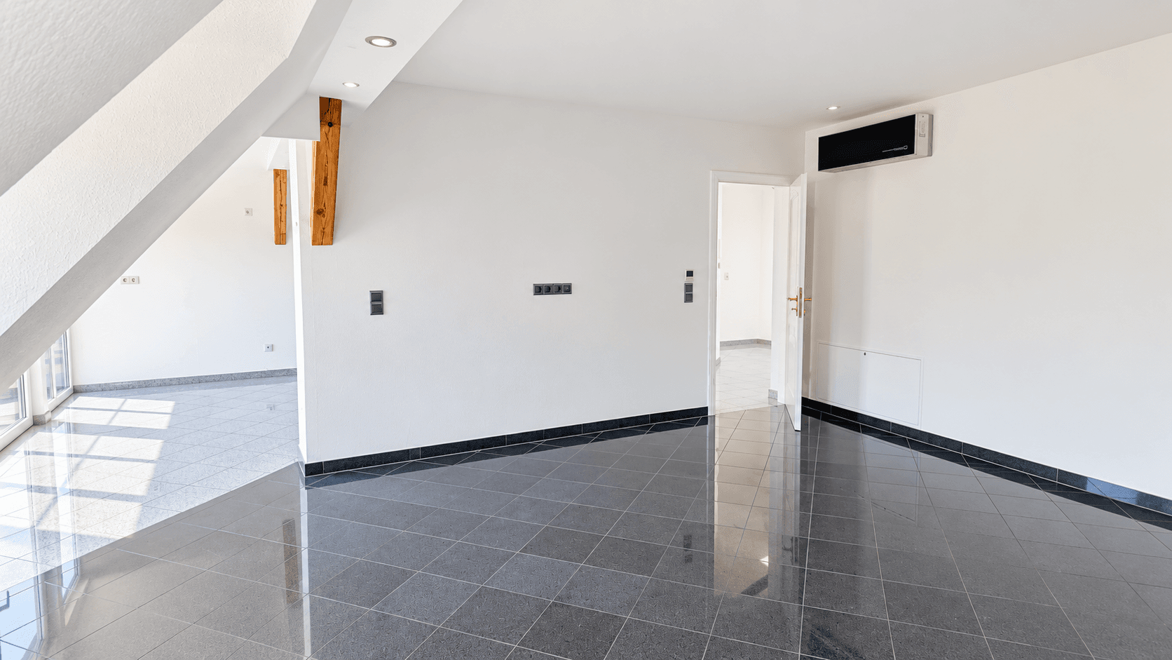 Pronájem bytu 3+1 90 m², Stahmelnerstr. 107, Leipzig, Sasko Pronájem bytu 3+1 90 m², Stahmelnerstr. 107, Leipzig, Sasko