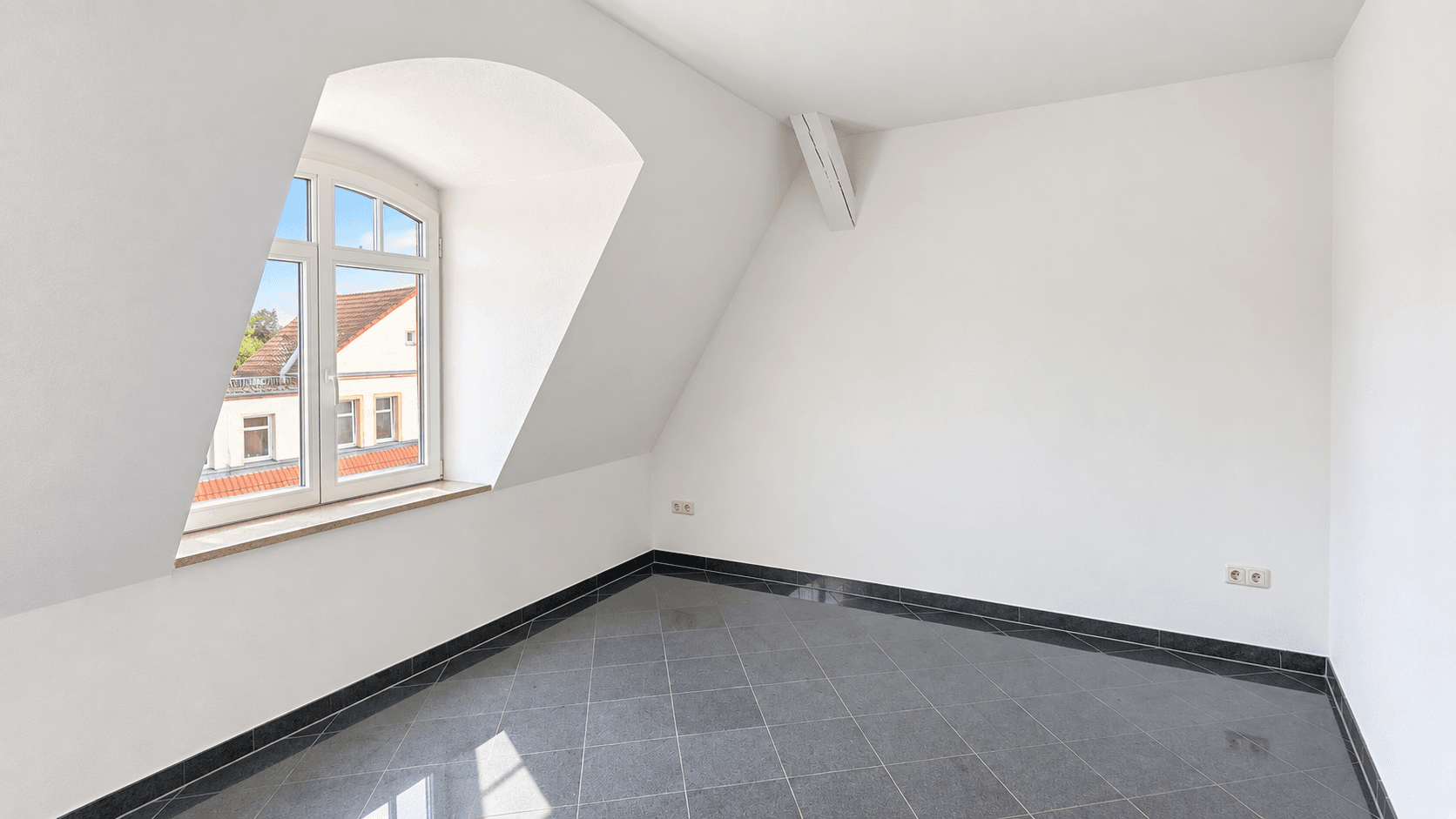 Pronájem bytu 3+1 90 m², Stahmelnerstr. 107, Leipzig, Sasko Pronájem bytu 3+1 90 m², Stahmelnerstr. 107, Leipzig, Sasko