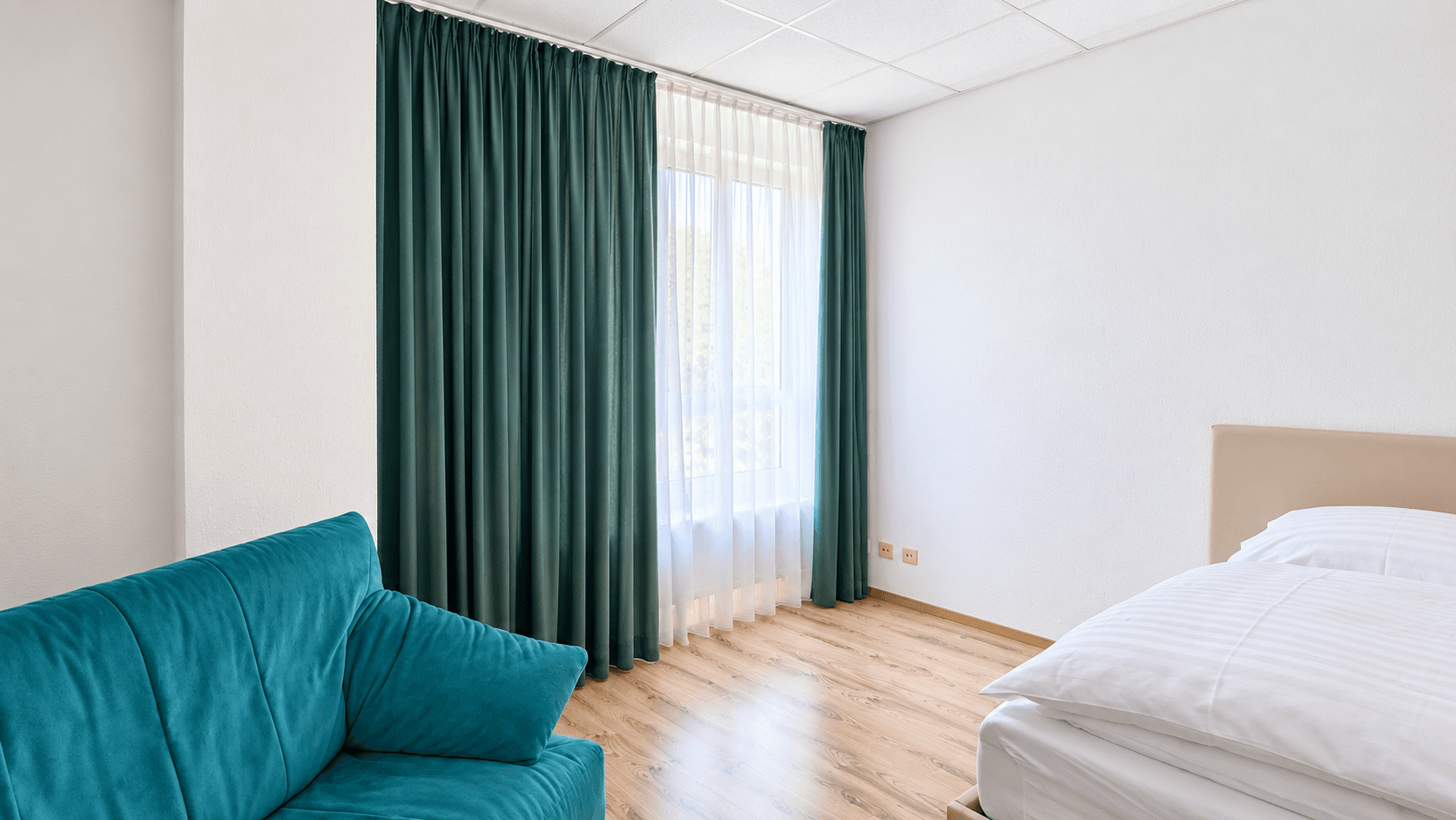 Pronájem bytu 3+1 114 m², Steinbergstr. 3, Leipzig, Leipzig OT Holzhausen, Sasko Pronájem bytu 3+1 114 m², Steinbergstr. 3, Leipzig, Leipzig OT Holzhausen, Sasko