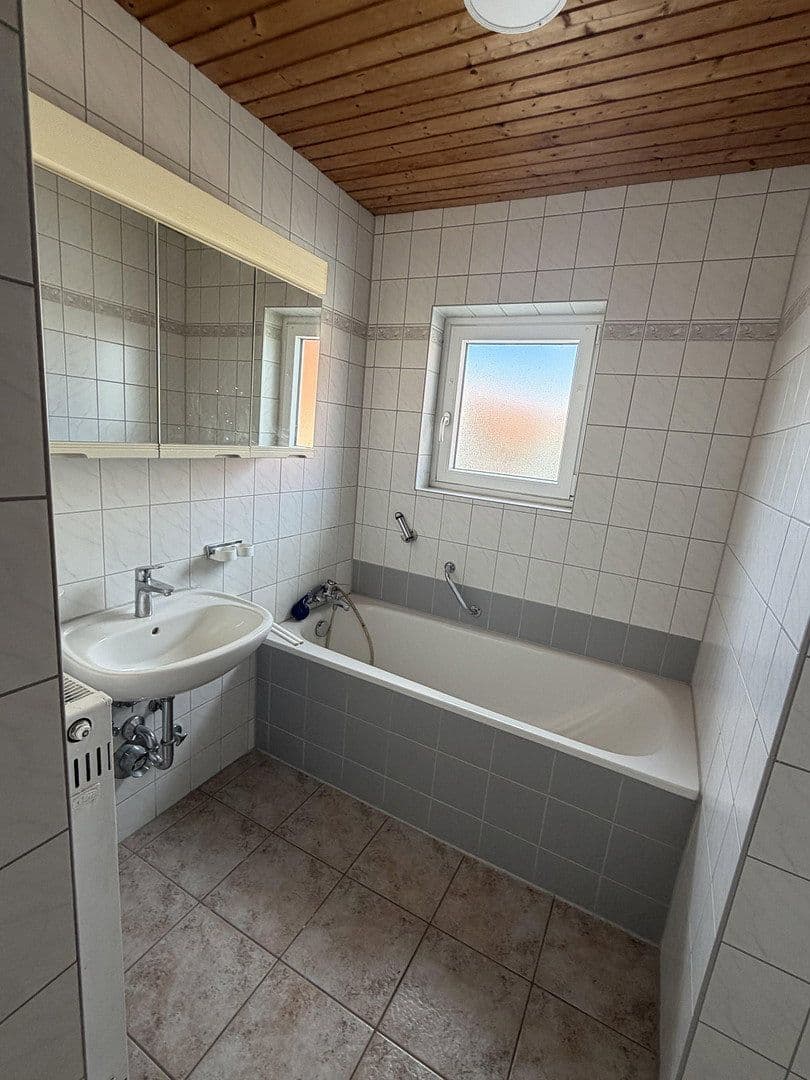 Prodej domu 180 m², pozemek 535 m², Neckarwestheim, Bádensko-Württembersko Prodej domu 180 m², pozemek 535 m², Neckarwestheim, Bádensko-Württembersko