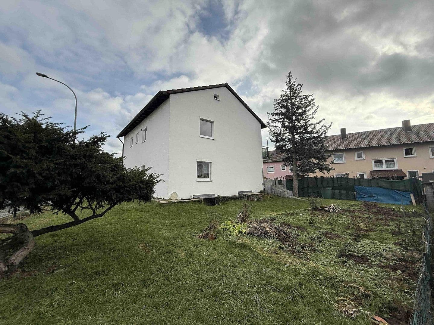Prodej domu 180 m², pozemek 535 m², Neckarwestheim, Bádensko-Württembersko Prodej domu 180 m², pozemek 535 m², Neckarwestheim, Bádensko-Württembersko