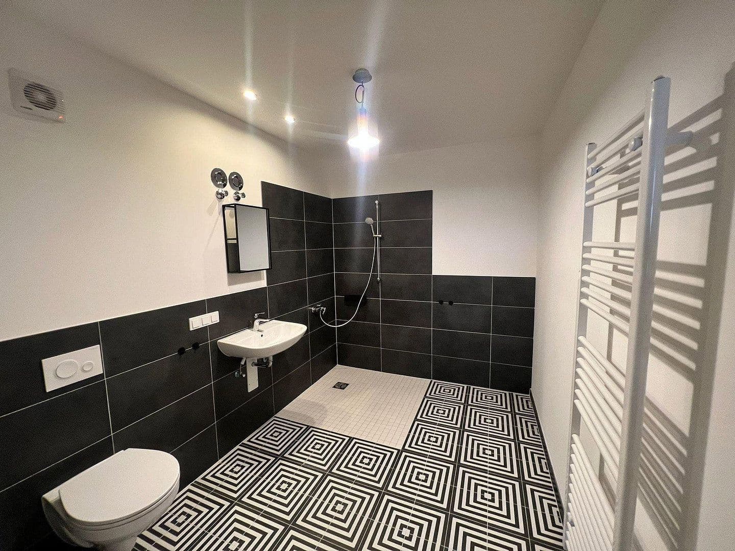 Pronájem bytu 1+1 51 m², Friedrich-Wilhelm-Straße 2, Eschwege, Hessen Pronájem bytu 1+1 51 m², Friedrich-Wilhelm-Straße 2, Eschwege, Hessen