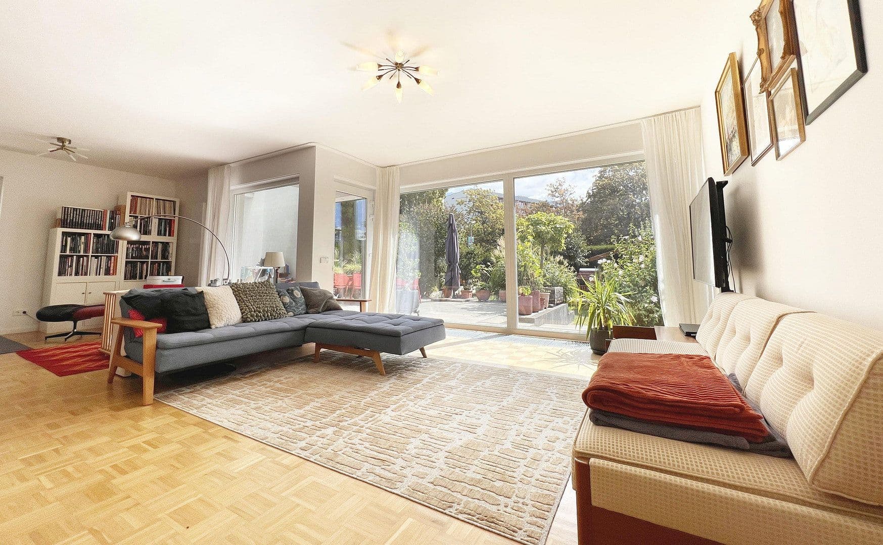 Prodej domu 141 m², pozemek 651 m², Berlin, Berlín Prodej domu 141 m², pozemek 651 m², Berlin, Berlín