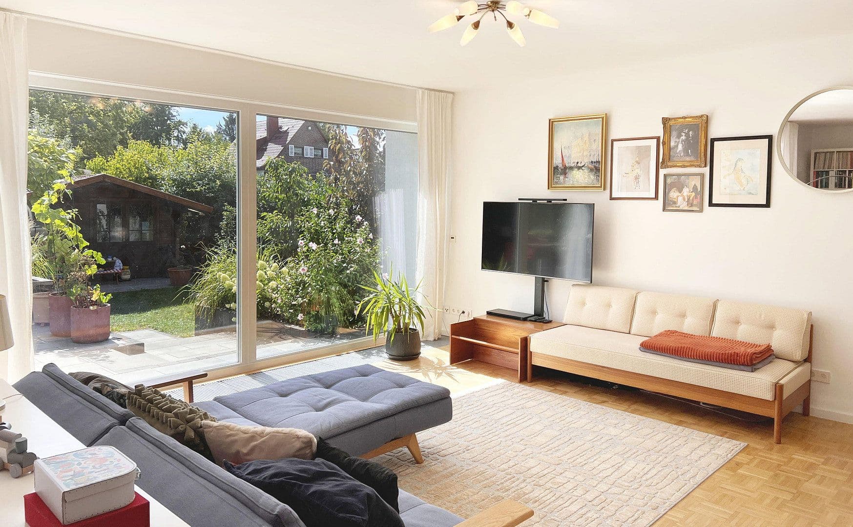 Prodej domu 141 m², pozemek 651 m², Berlin, Berlín Prodej domu 141 m², pozemek 651 m², Berlin, Berlín