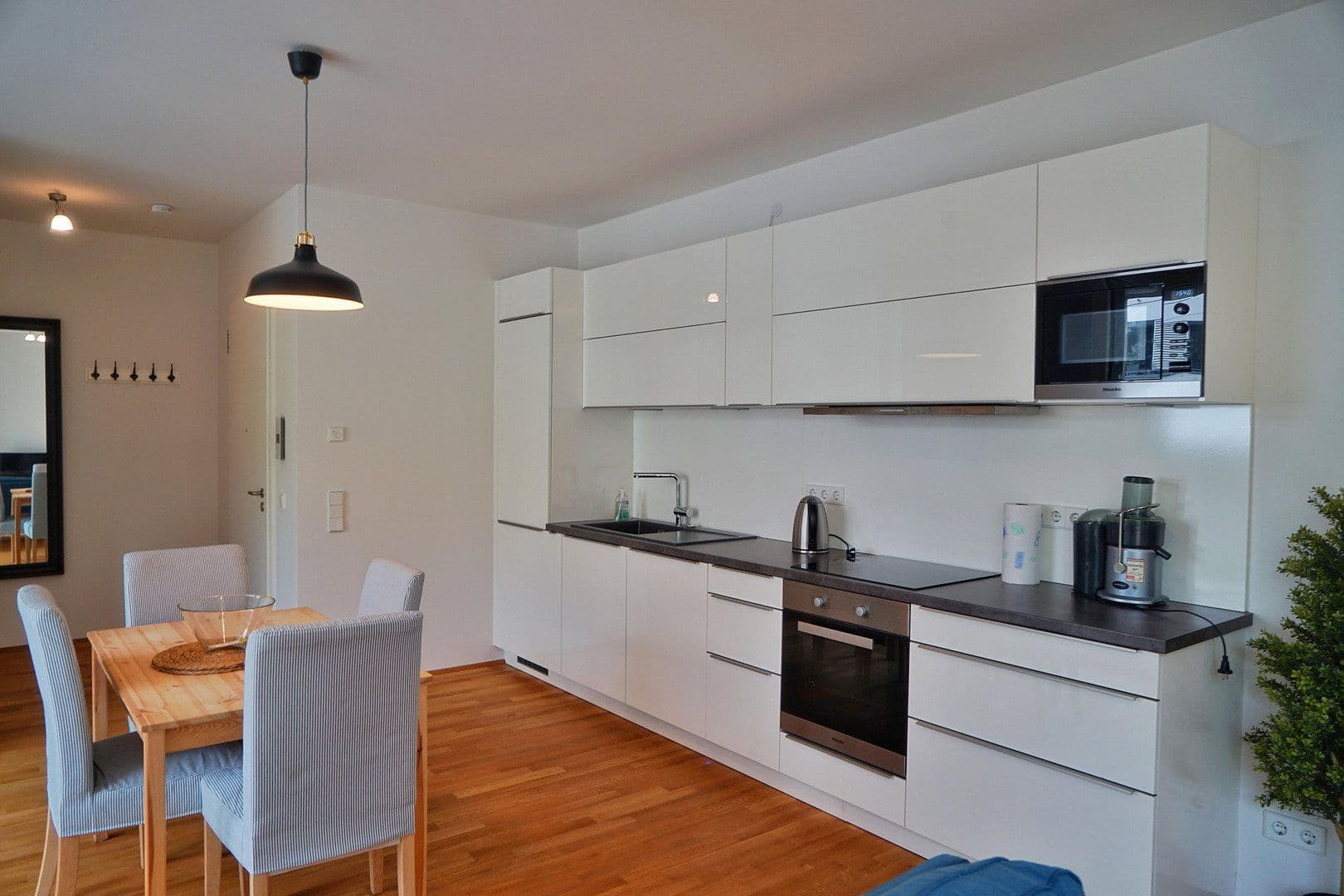 Prodej bytu 3+1 76 m², Stuttgart, Bádensko-Württembersko Prodej bytu 3+1 76 m², Stuttgart, Bádensko-Württembersko
