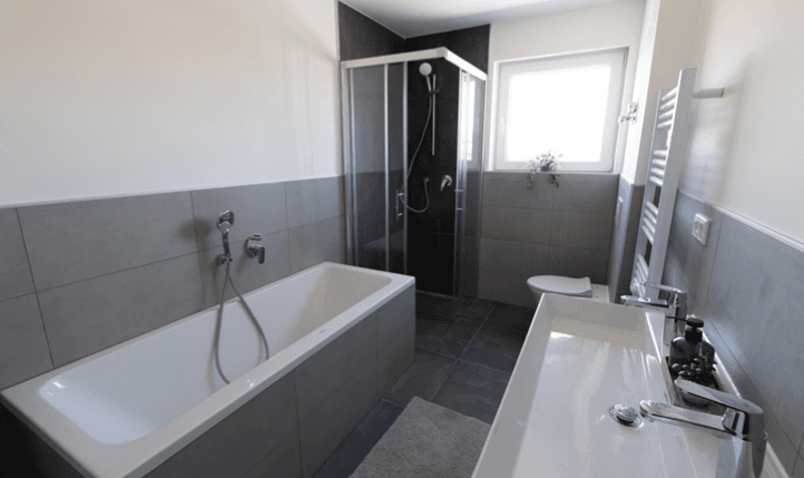 Pronájem bytu 3+1 124 m², Bahnhofstraße 4, Neustadt an der Aisch, Bavorsko Pronájem bytu 3+1 124 m², Bahnhofstraße 4, Neustadt an der Aisch, Bavorsko