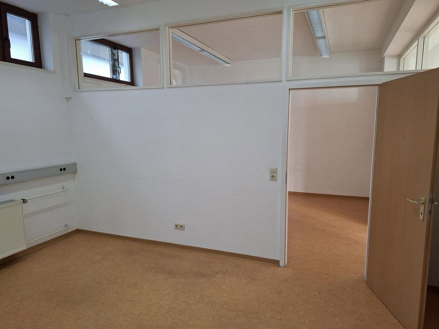 Pronájem kanceláře 102 m², Filderstadt, Bádensko-Württembersko Pronájem kanceláře 102 m², Filderstadt, Bádensko-Württembersko