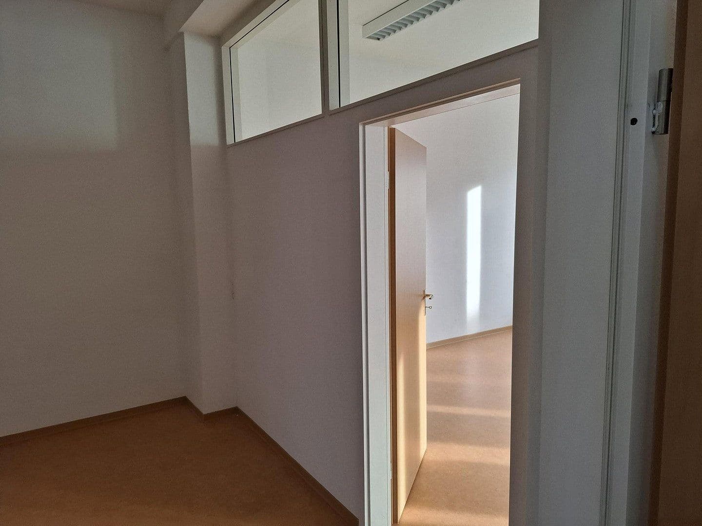 Pronájem kanceláře 102 m², Filderstadt, Bádensko-Württembersko Pronájem kanceláře 102 m², Filderstadt, Bádensko-Württembersko