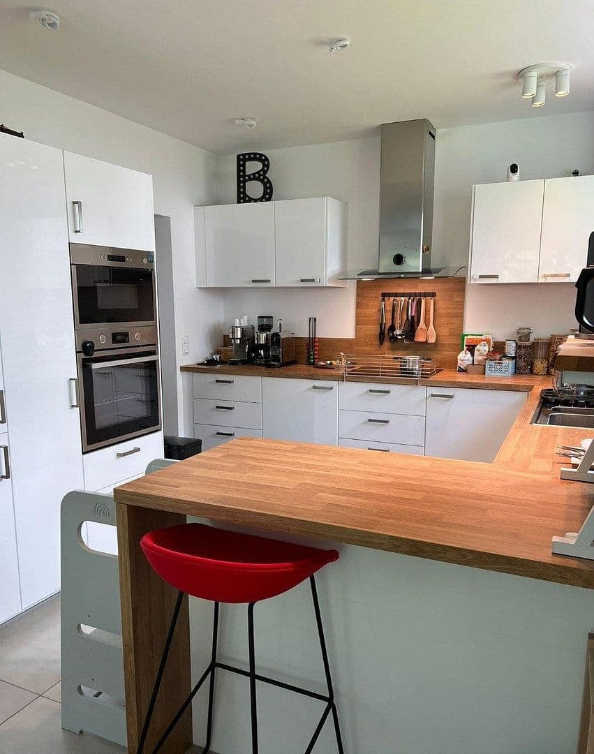 Pronájem domu 136 m², pozemek 200 m², Heidenau, Dolní Sasko Pronájem domu 136 m², pozemek 200 m², Heidenau, Dolní Sasko