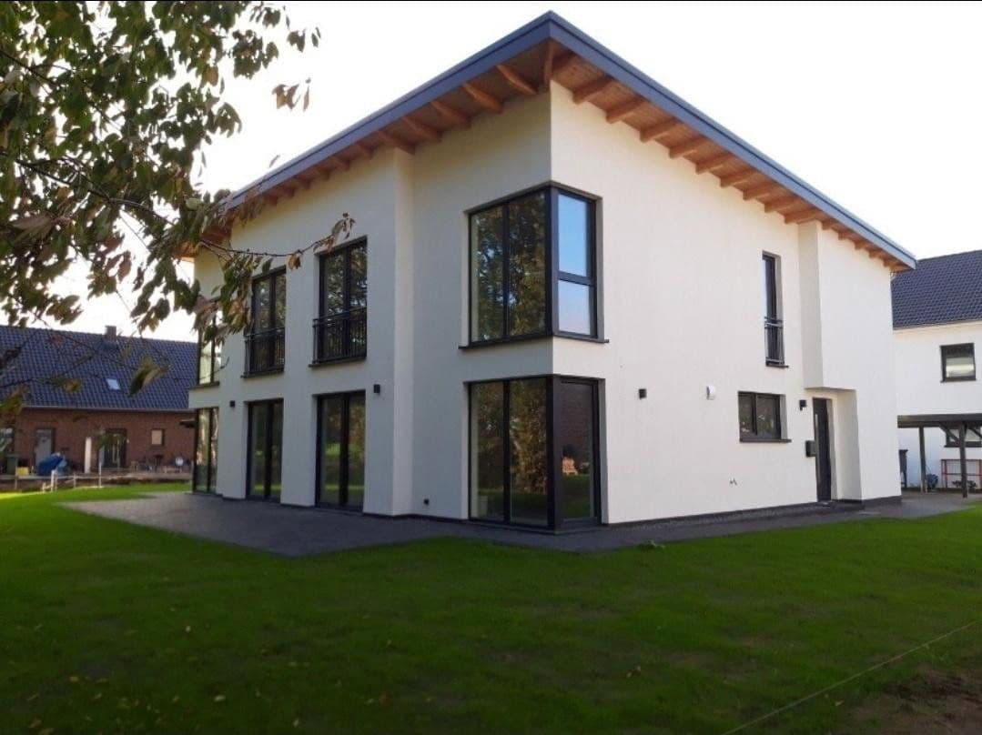 Pronájem domu 136 m², pozemek 200 m², Heidenau, Dolní Sasko Pronájem domu 136 m², pozemek 200 m², Heidenau, Dolní Sasko