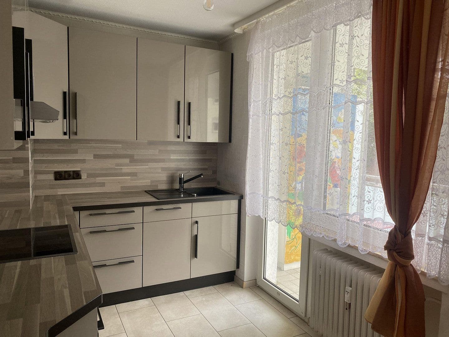 Prodej bytu 3+1 100 m², Wuppertal, Severní Porýní-Vestfálsko Prodej bytu 3+1 100 m², Wuppertal, Severní Porýní-Vestfálsko