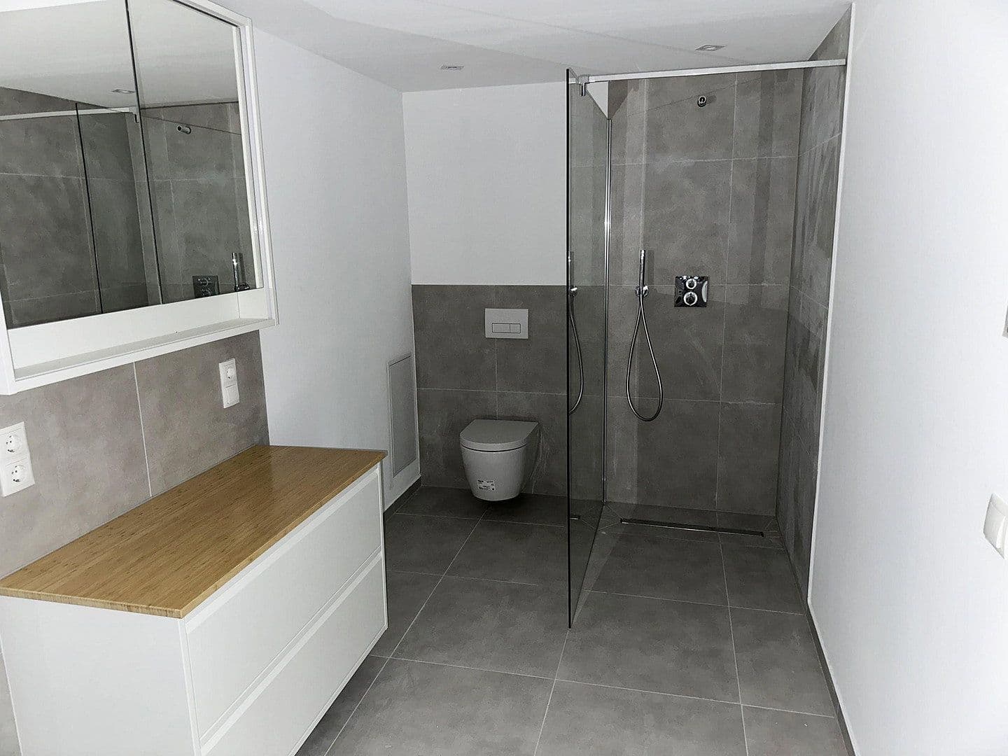 Pronájem bytu 2+1 65 m², Badstr. 131, Egloffstein, Bavorsko Pronájem bytu 2+1 65 m², Badstr. 131, Egloffstein, Bavorsko