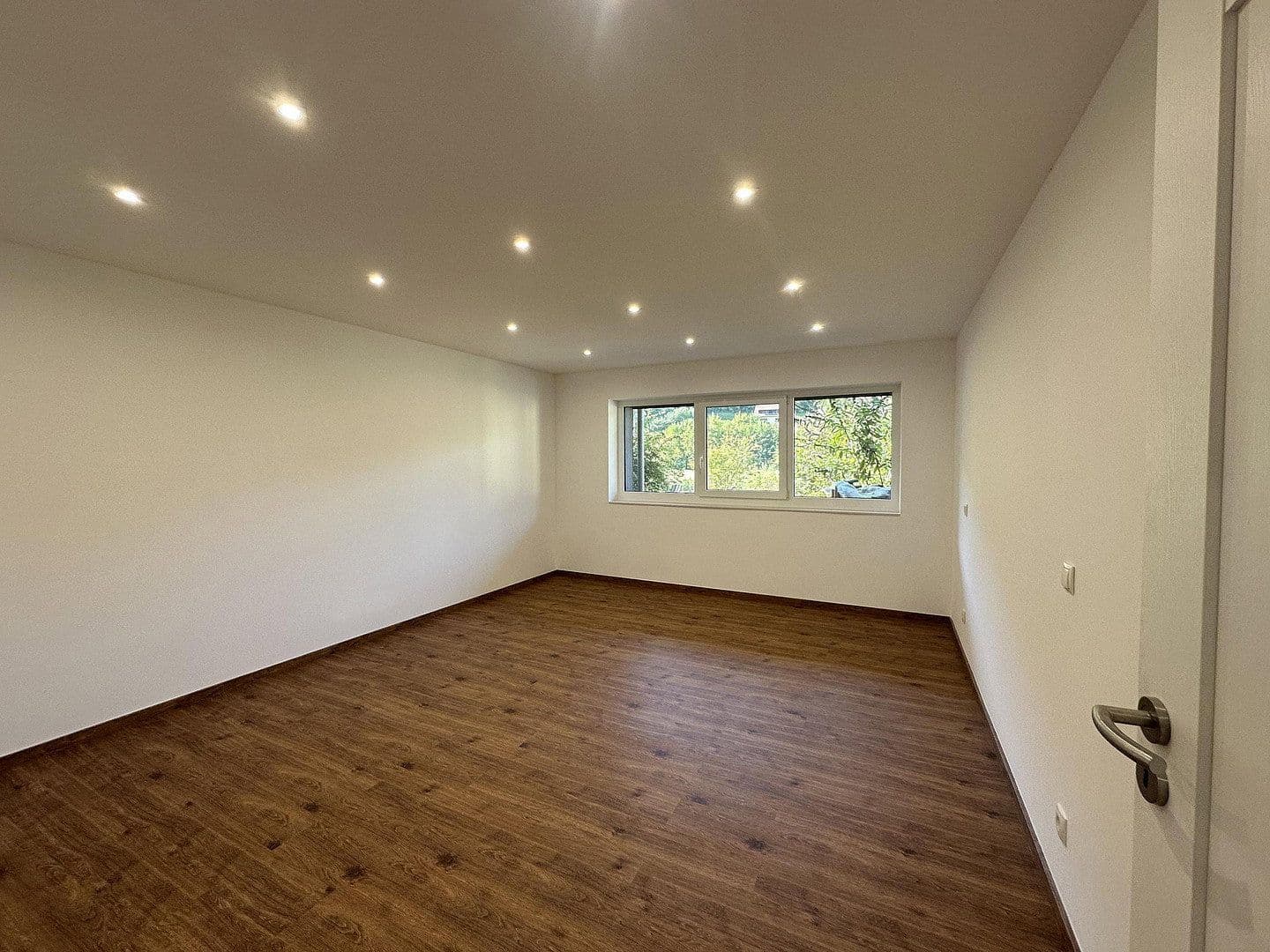 Pronájem bytu 2+1 65 m², Badstr. 131, Egloffstein, Bavorsko Pronájem bytu 2+1 65 m², Badstr. 131, Egloffstein, Bavorsko
